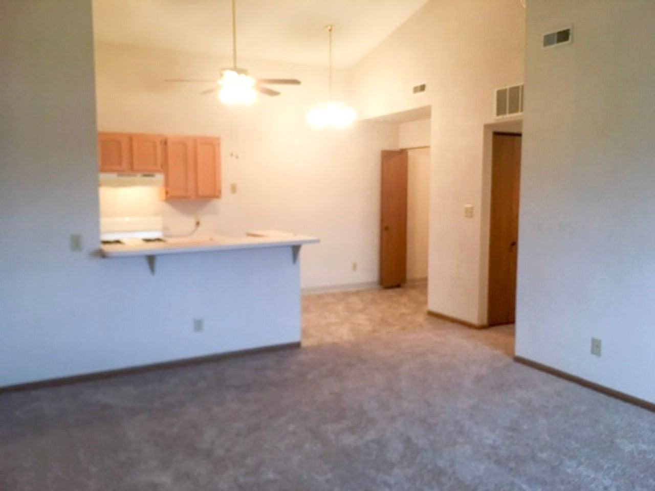 Southampton Apartments - Photo 6 of 12