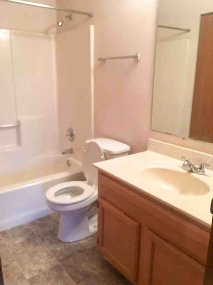 Southampton Apartments - Photo 7 of 12