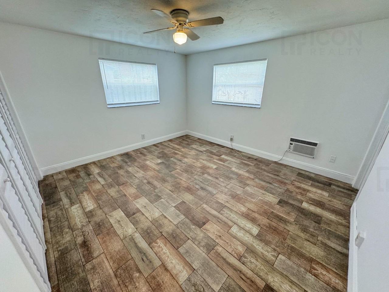 207 Se 4th Ave #W - Photo 4 of 5