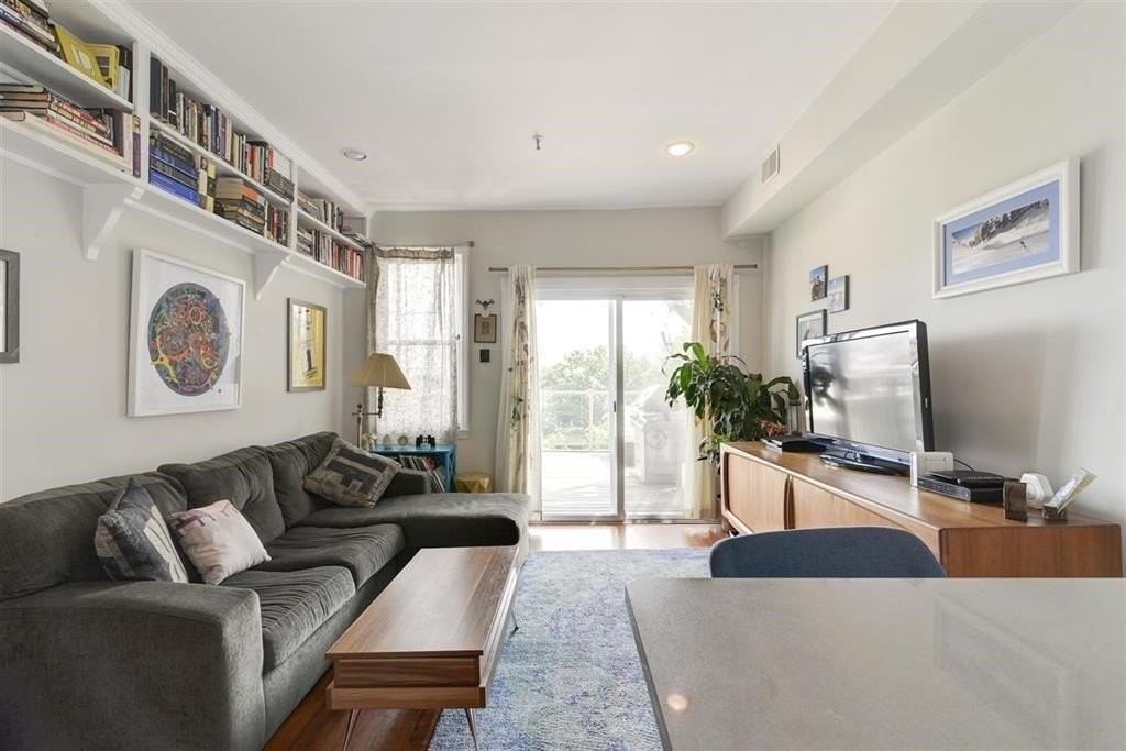 116 Ogden Ave #1A - Photo 3 of 10