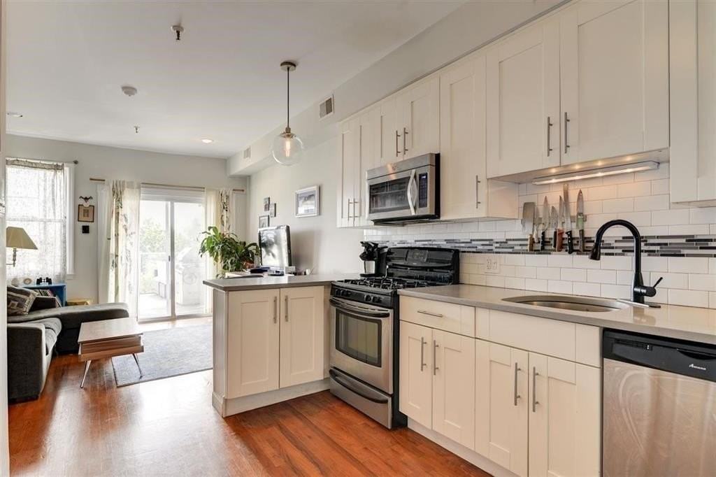 116 Ogden Ave #1A - Photo 5 of 10