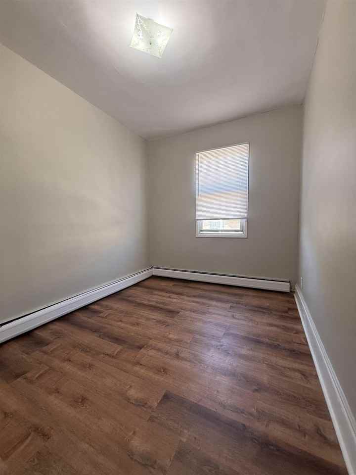 153 W 20th St - Photo 2 of 8