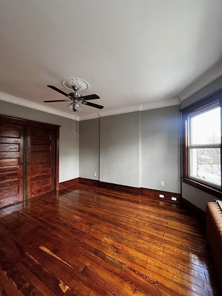 135 Sherman Pl #2 - Photo 5 of 19
