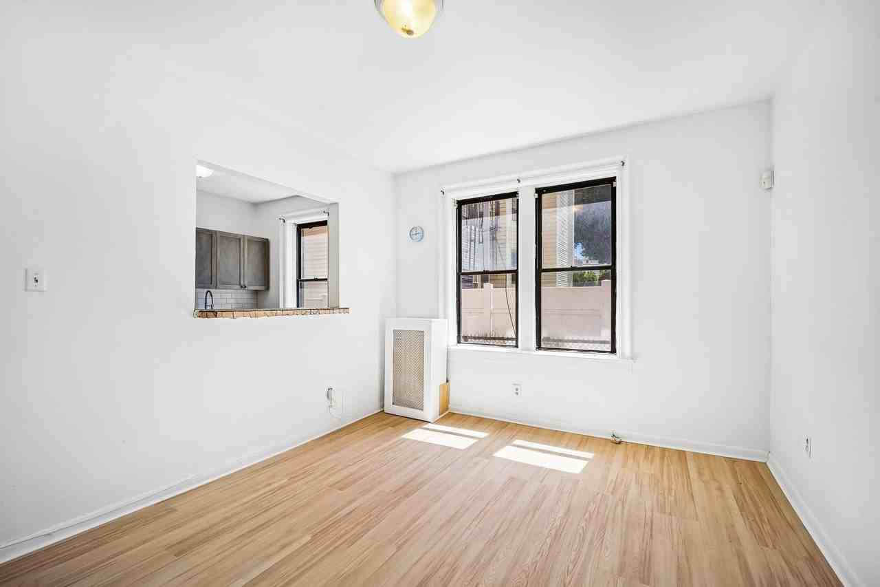 429 Fairmount Ave #104 - Photo 3 of 18