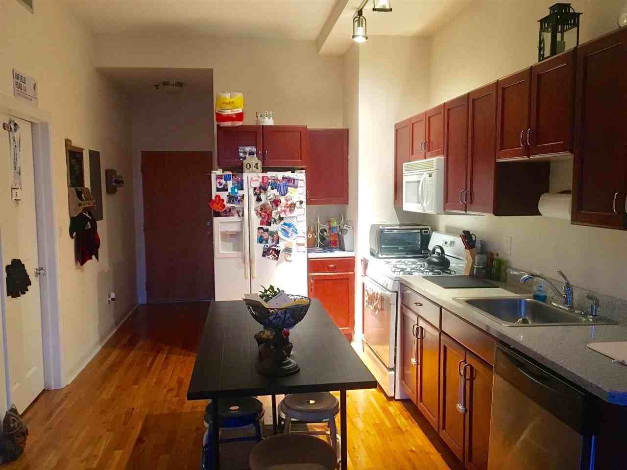 353 Grove St #4B - Photo 4 of 14