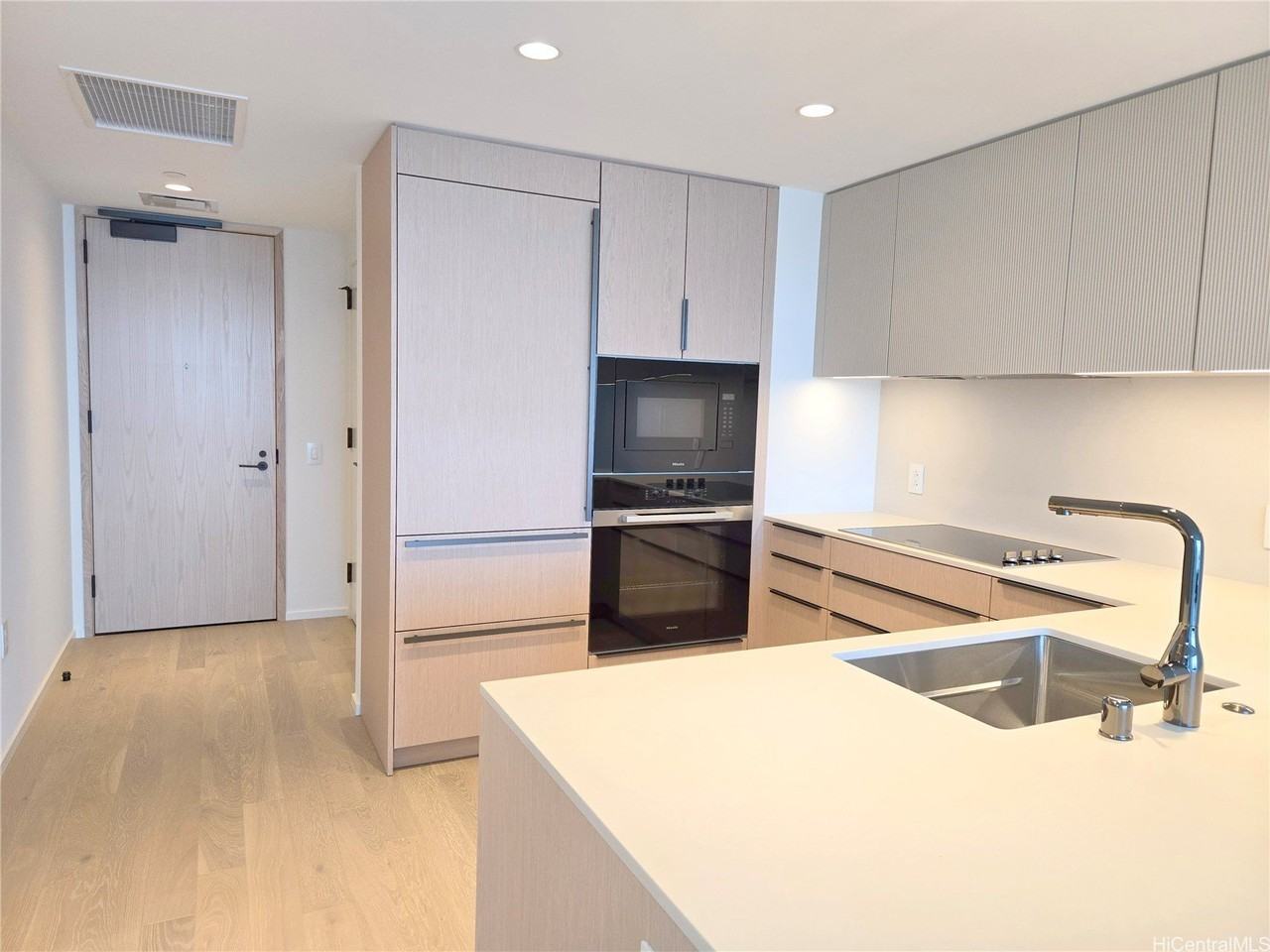 333 Ward Ave #3707 - Photo 2 of 25