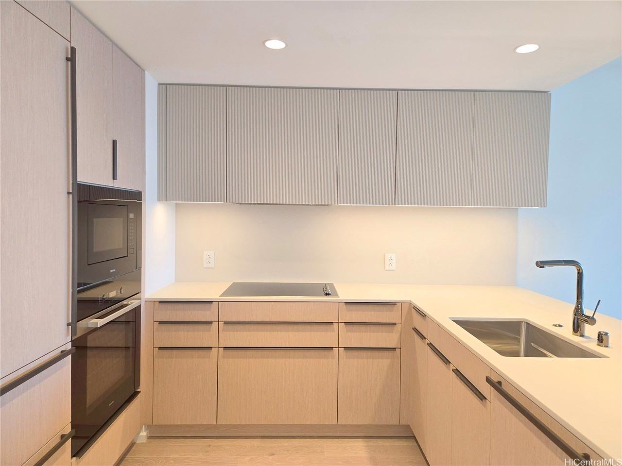 333 Ward Ave #3707 - Photo 4 of 25