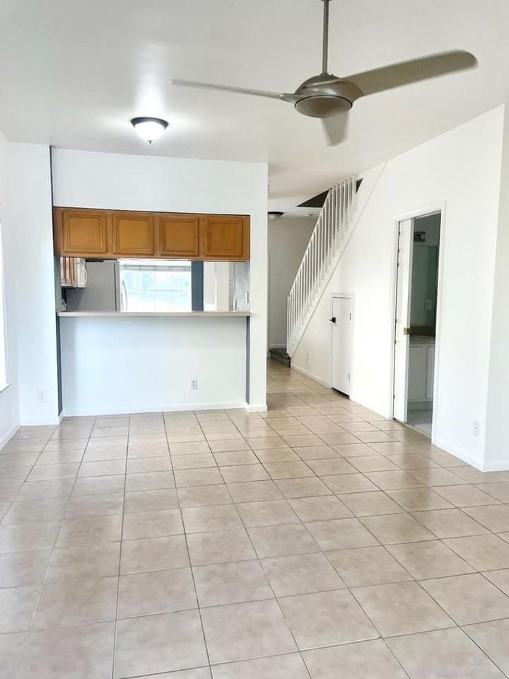 4968 Palmbrooke Cir - Photo 5 of 11