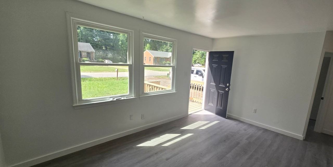 4422 Baxter Rd - Photo 2 of 5