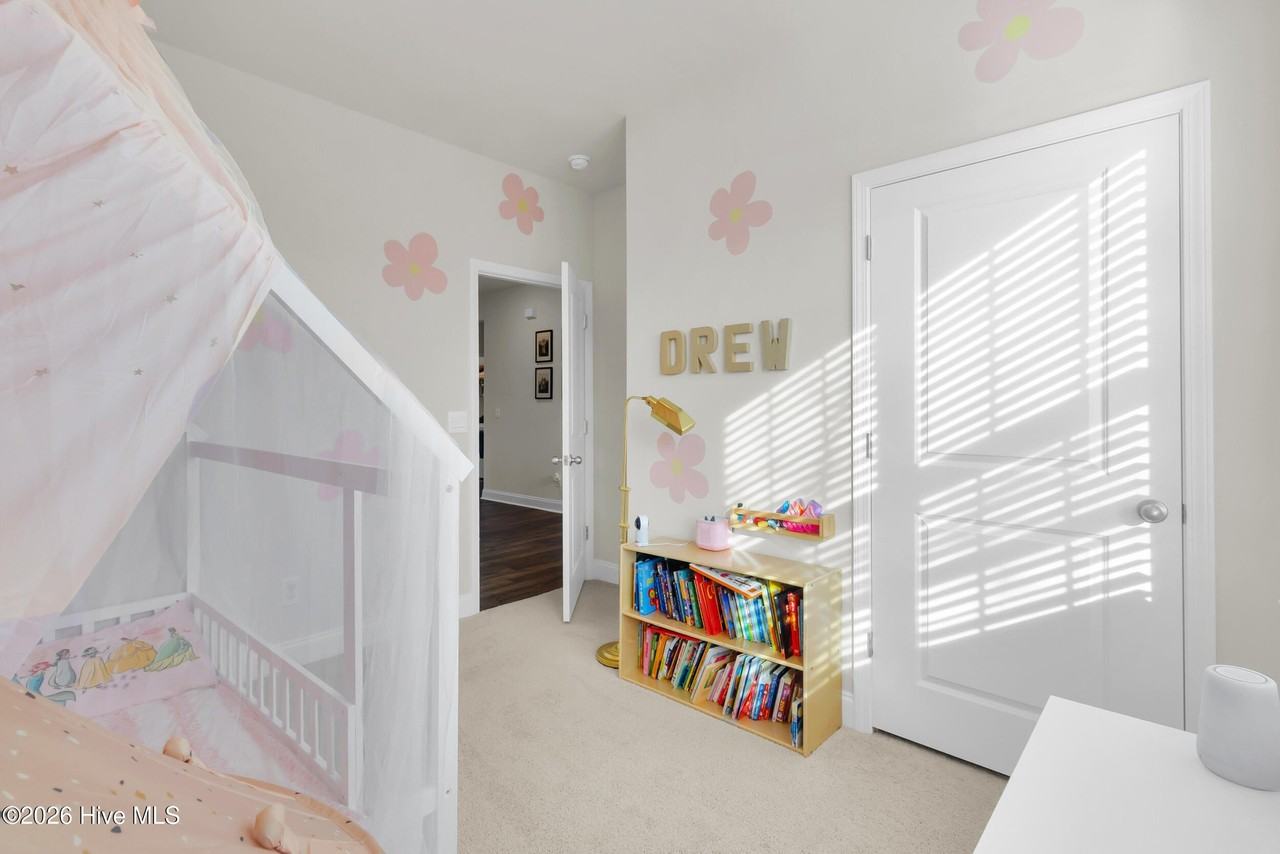 501 Dakota Ave - Photo 5 of 37