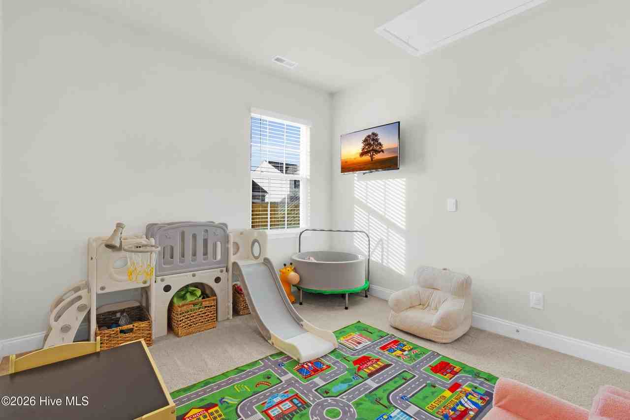501 Dakota Ave - Photo 7 of 37