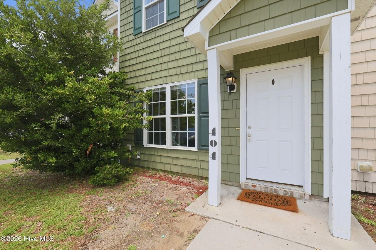 404 Springwood Dr - Photo 4 of 35