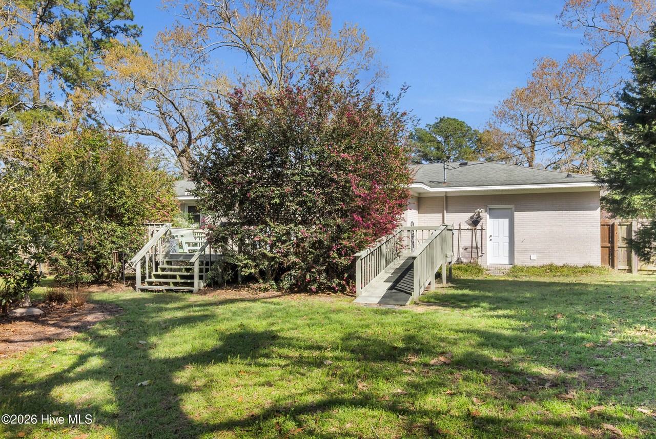 609 Edgehill Rd - Photo 2 of 44