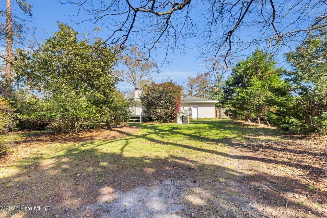 609 Edgehill Rd - Photo 3 of 44