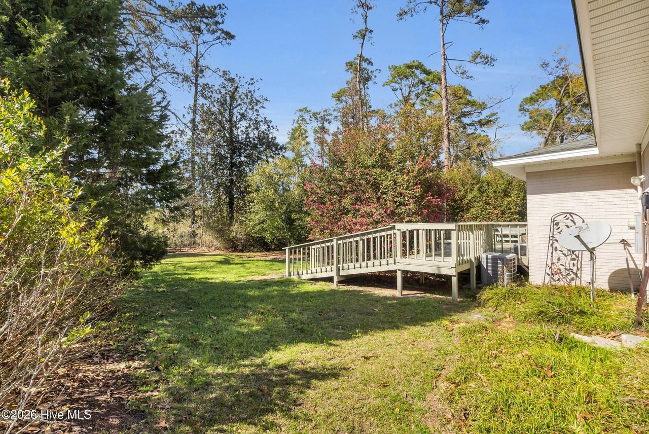 609 Edgehill Rd - Photo 5 of 44