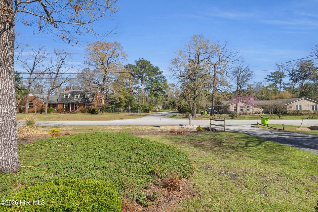 609 Edgehill Rd - Photo 6 of 44
