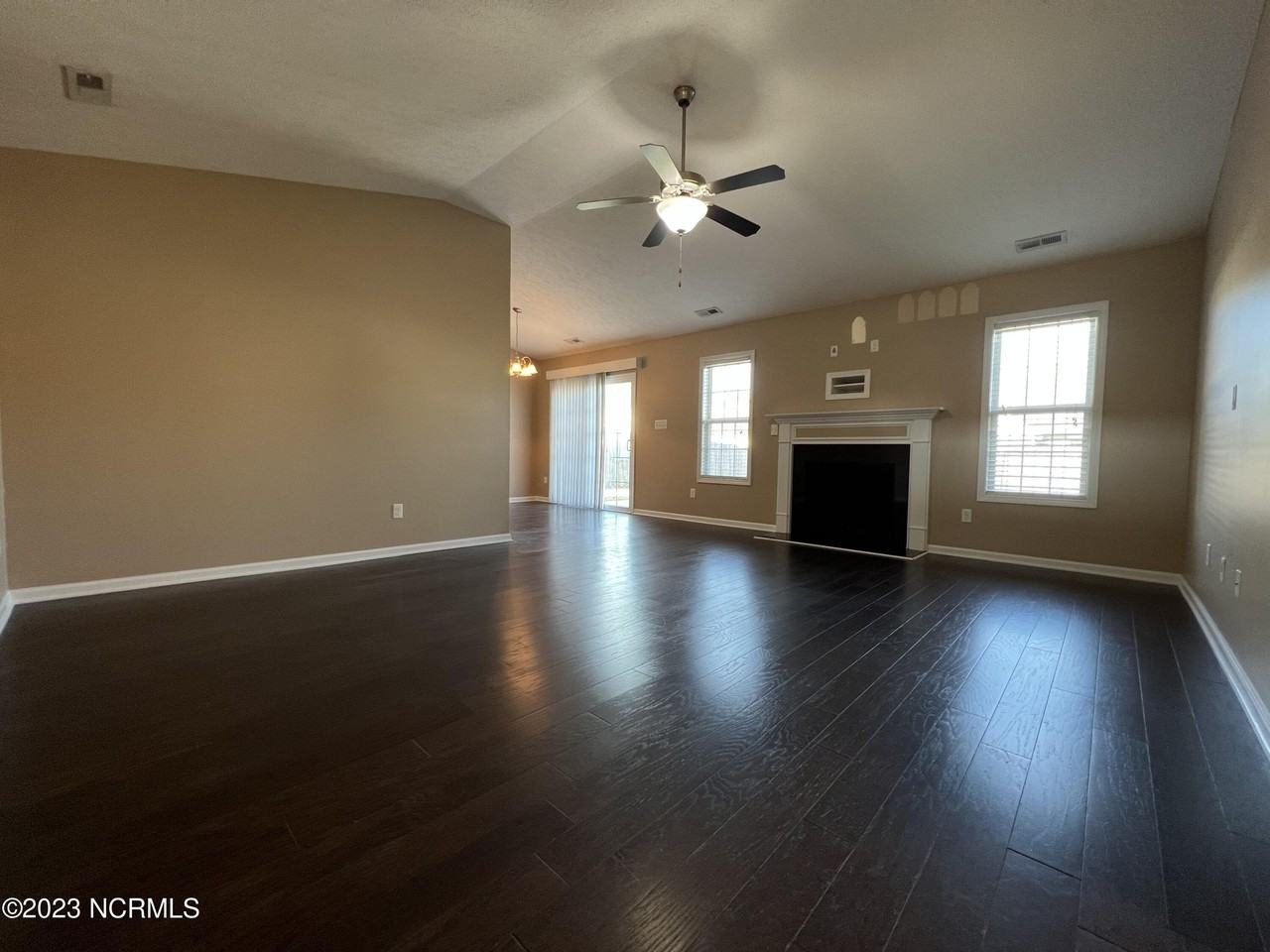 704 Radiant Dr - Photo 4 of 26