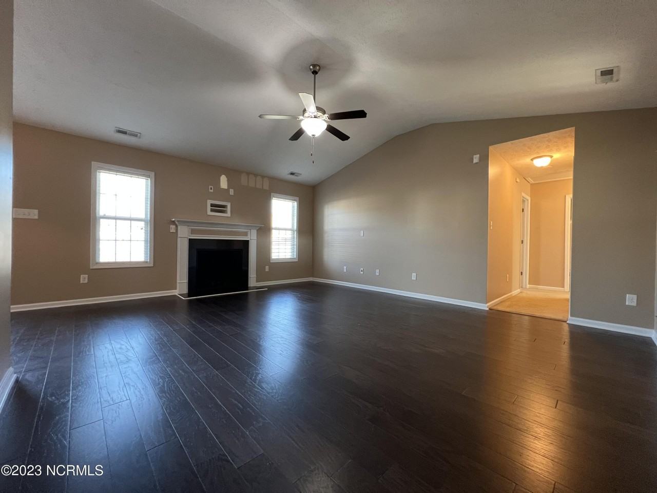 704 Radiant Dr - Photo 5 of 26