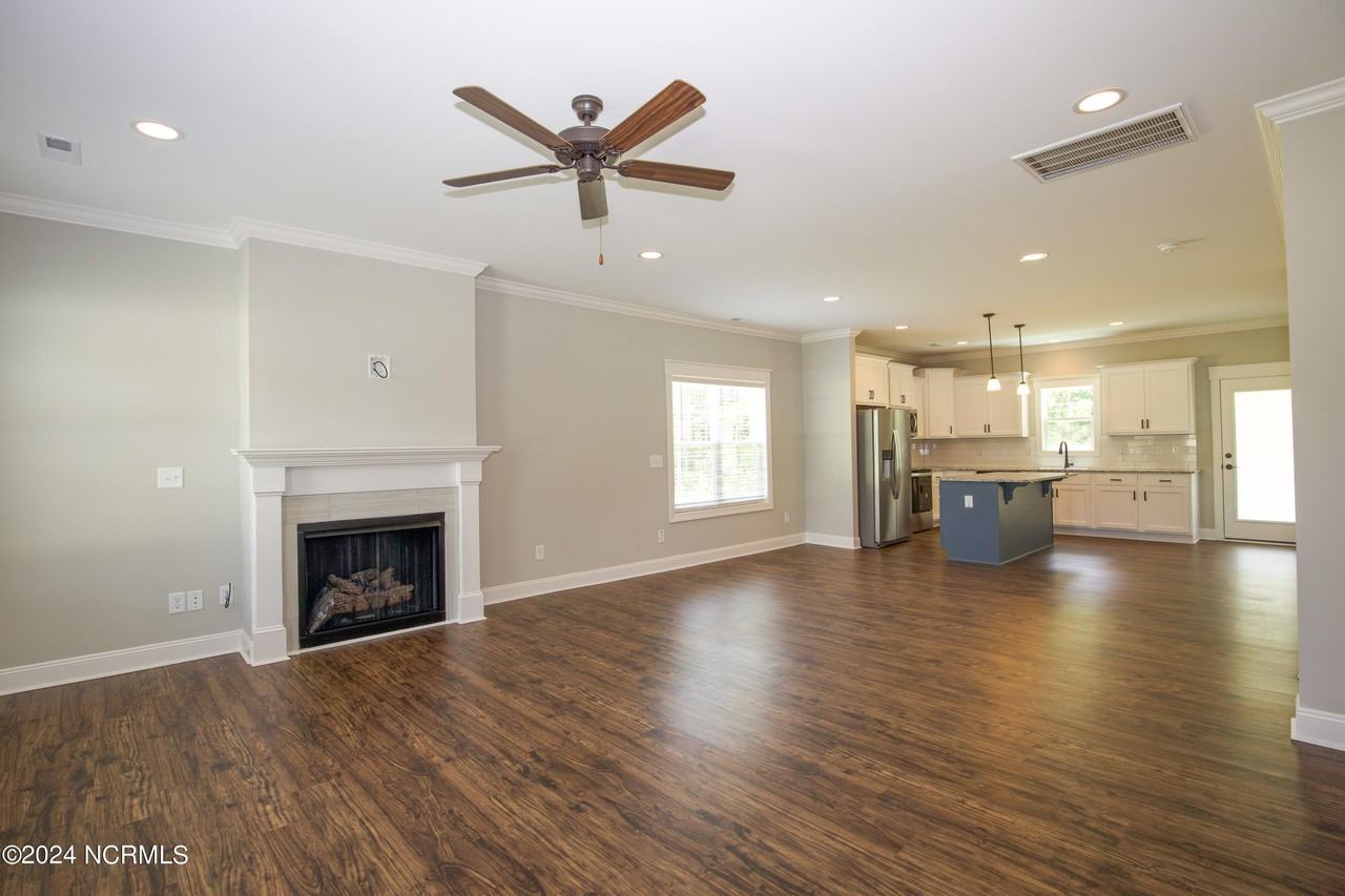 1021 Juniper Lake Rd - Photo 4 of 39