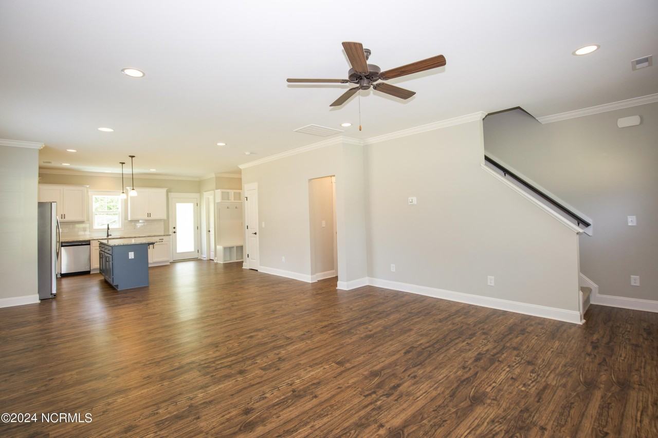 1021 Juniper Lake Rd - Photo 5 of 39