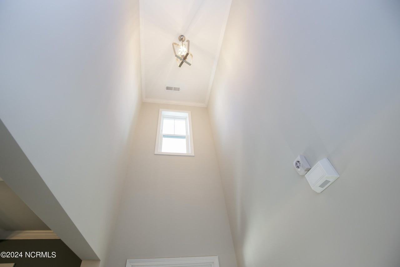 240 Parrish Ln - Photo 7 of 50