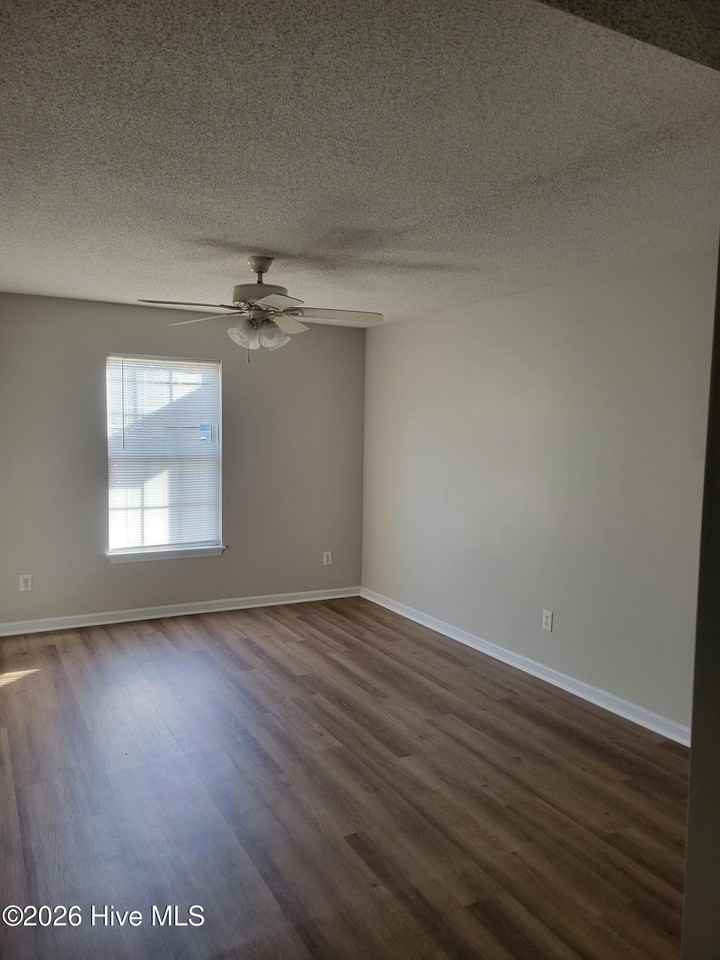 600 Hammock Ln #1 - Photo 4 of 16