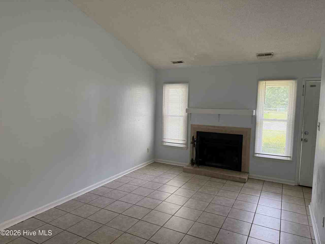 133 Twin Wood Dr - Photo 2 of 8