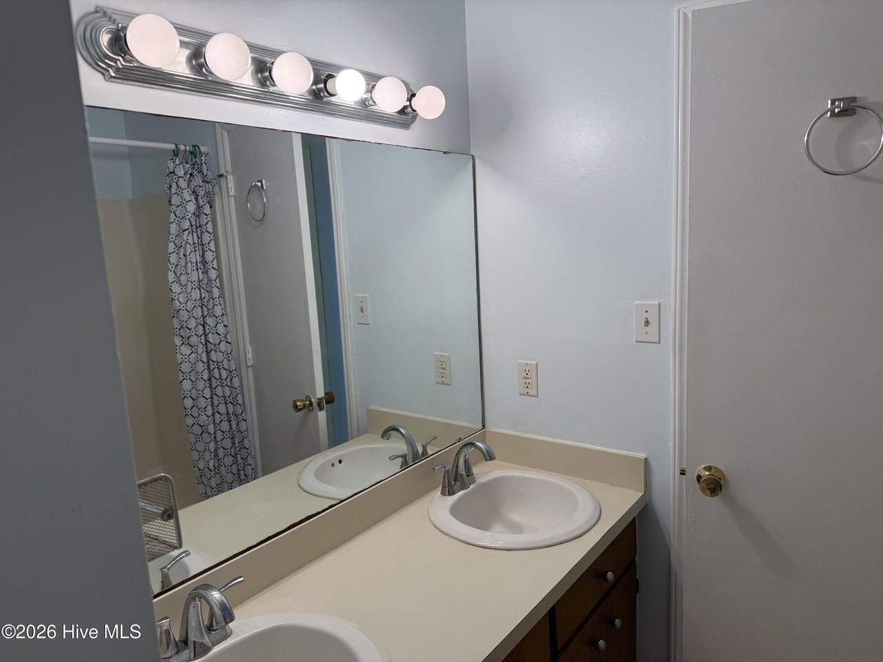133 Twin Wood Dr - Photo 7 of 8