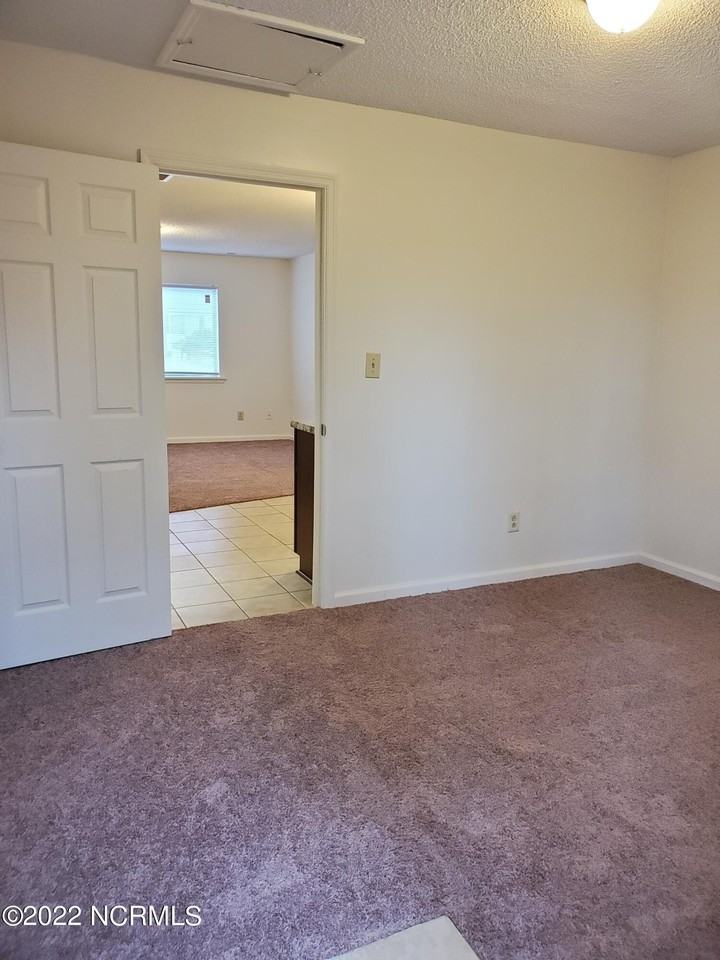 222 Easy St - Photo 6 of 9