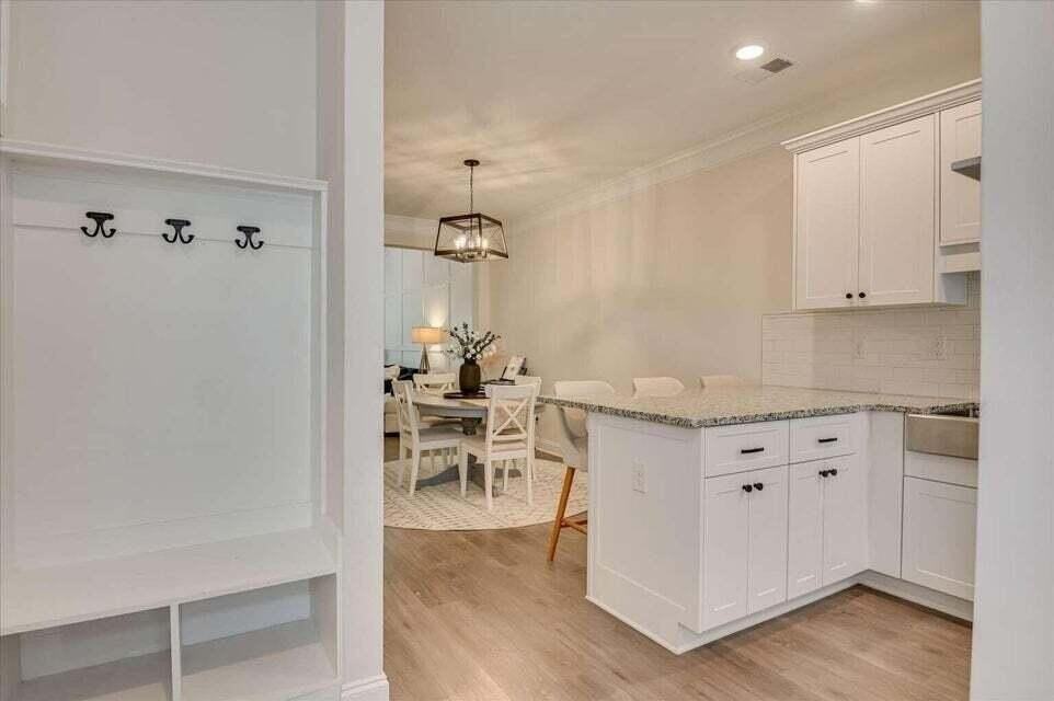 312 Sumac Trl - Photo 3 of 20