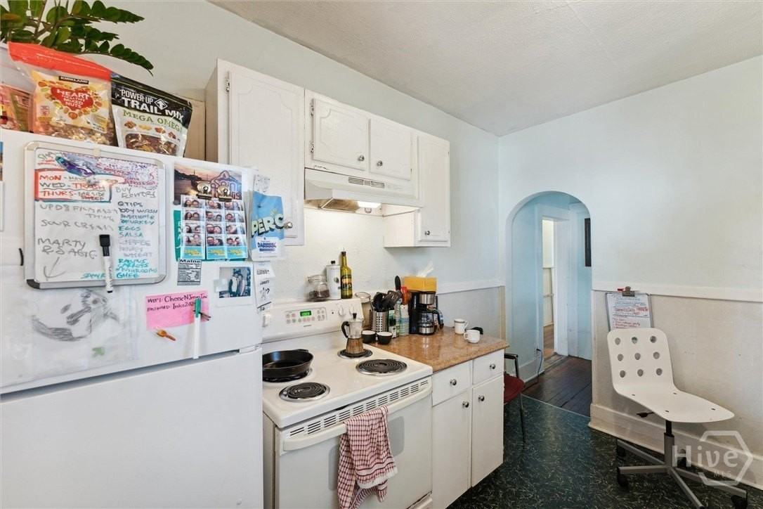 522 E 38th St #B - Photo 5 of 28