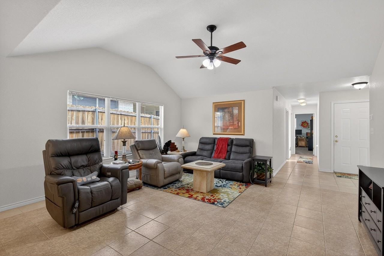 268 Braeburn Cir - Photo 2 of 22