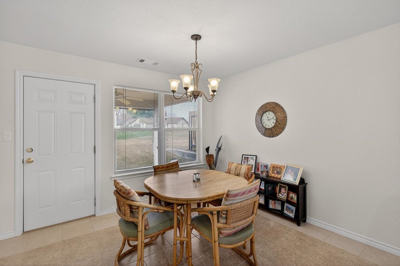268 Braeburn Cir - Photo 4 of 22
