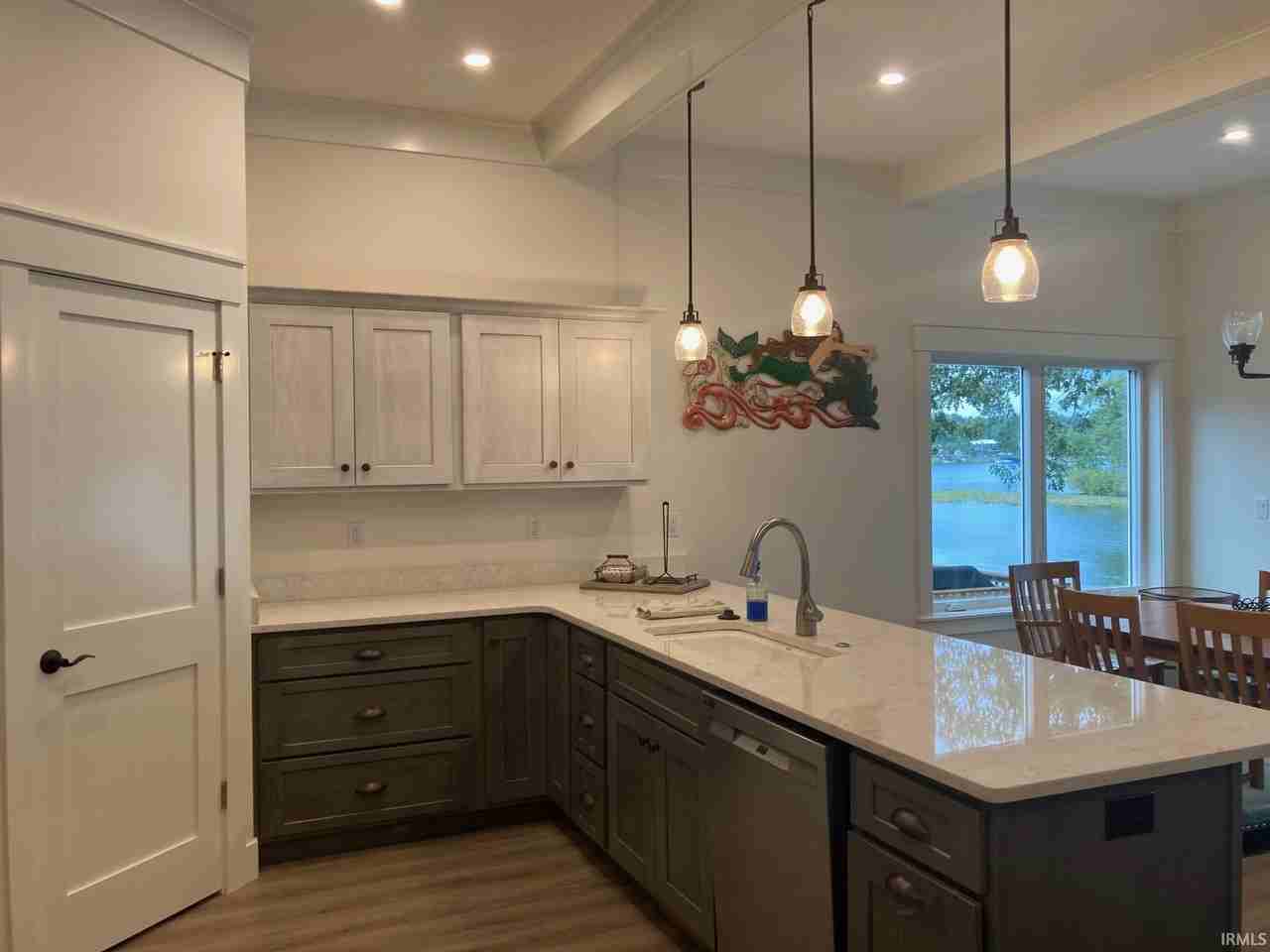 121 N Mulberry St - Photo 4 of 30