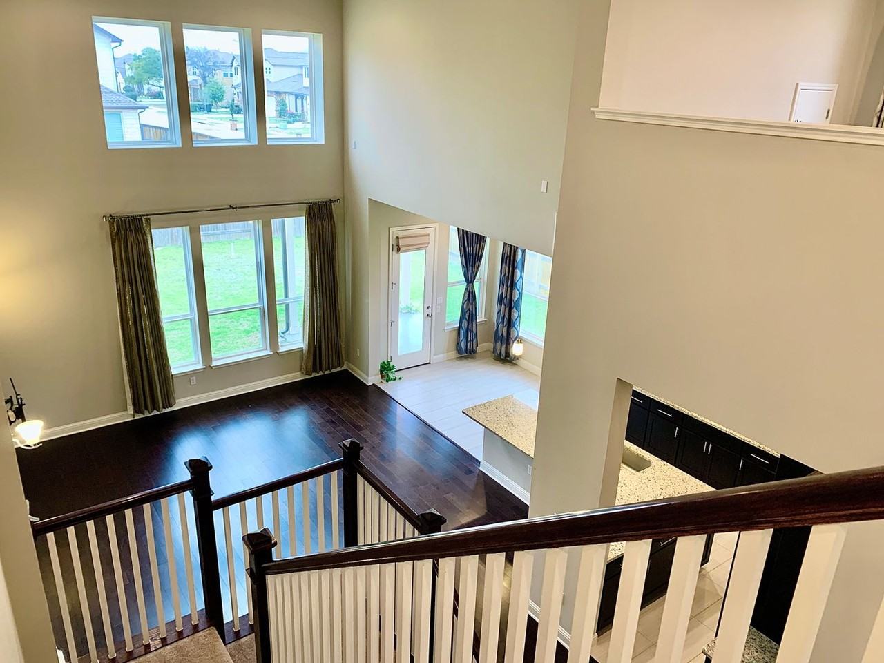 15420 Iveans Way - Photo 3 of 37