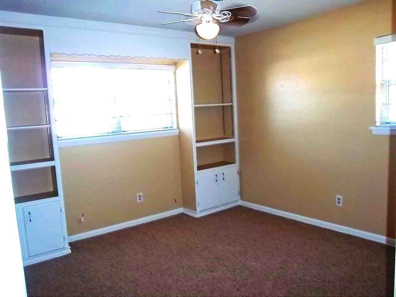 2606 Douglas Dr - Photo 5 of 7