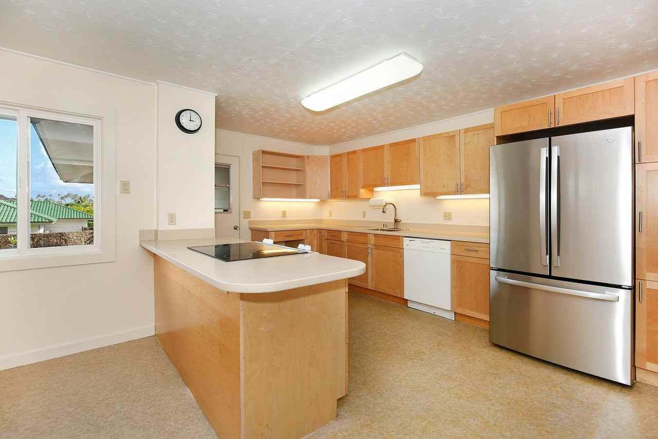 760 Onaha St - Photo 4 of 24