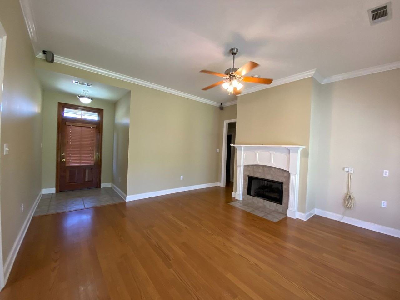 413 Lake Worth Dr - Photo 3 of 21