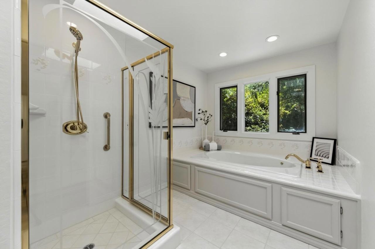 668 Georgia Avenue - Photo 3 of 4