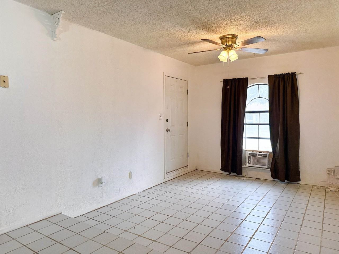 106 Florida St - Photo 4 of 10