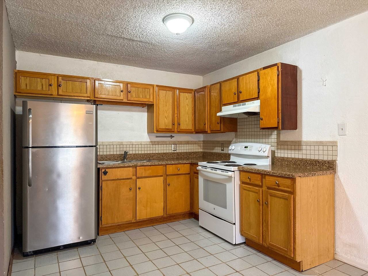 106 Florida St - Photo 6 of 10