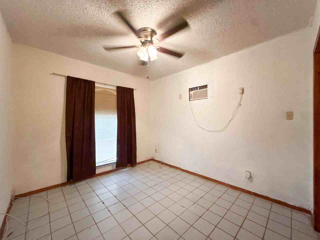 106 Florida St - Photo 7 of 10