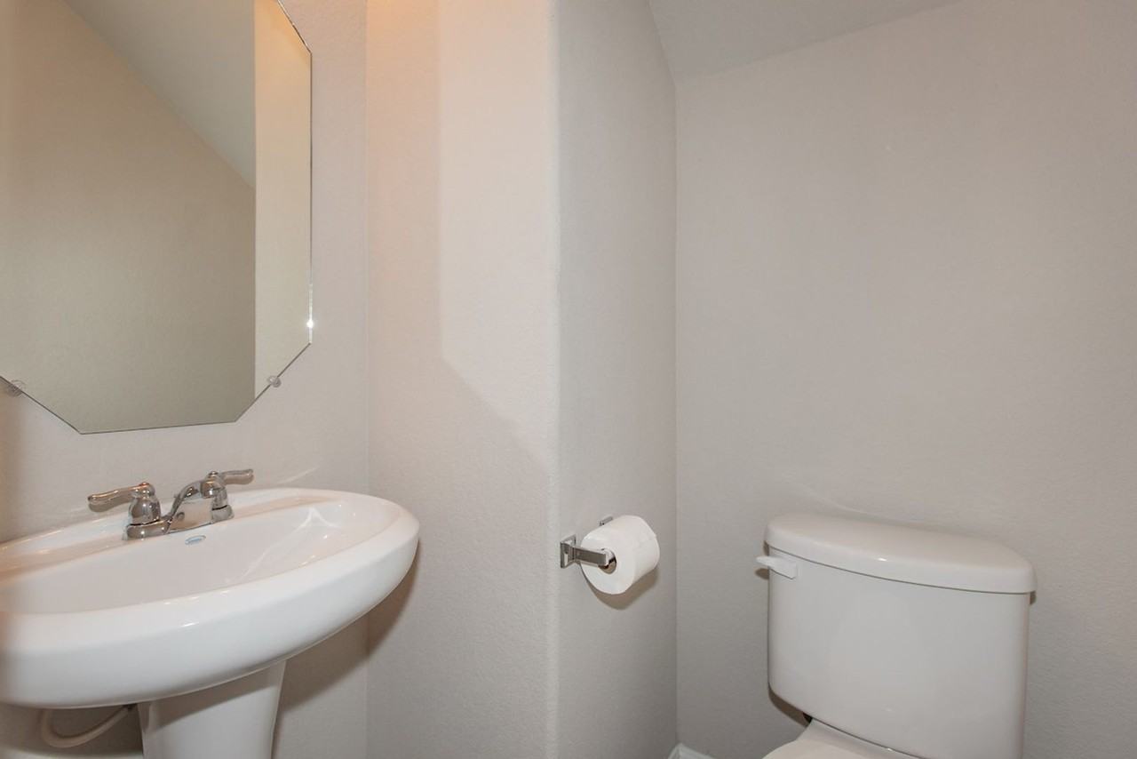 1001 Zodiac Ln - Photo 6 of 24