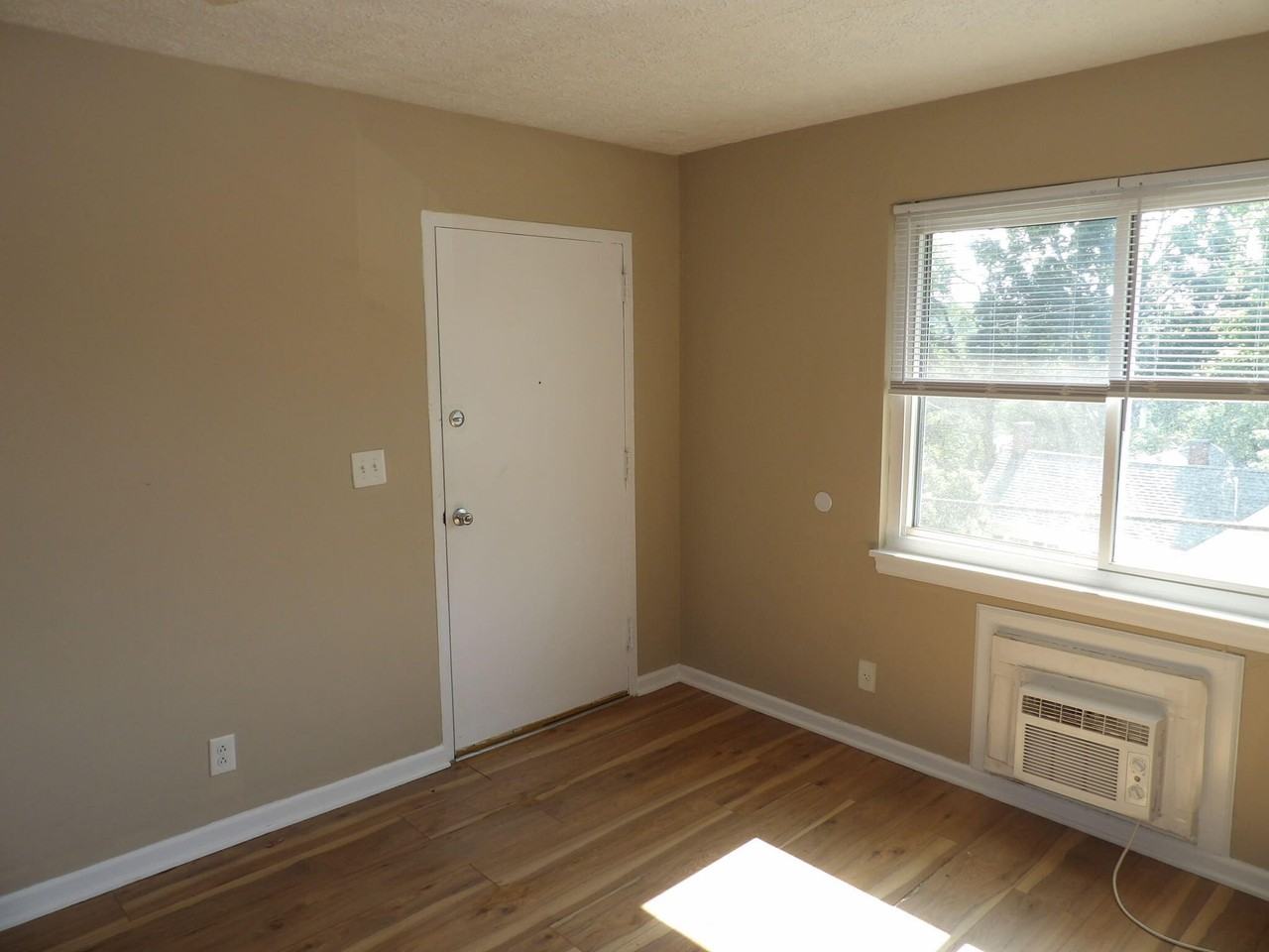 720 Woodland Ave #7 - Photo 7 of 34