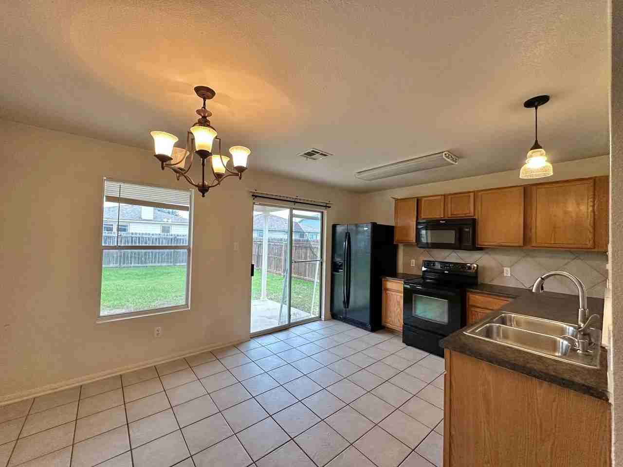 2311 Price Dr - Photo 5 of 18