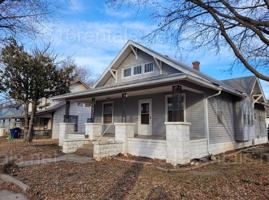 featured image of 1230 S Fern St