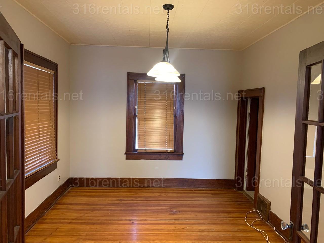 1230 S Fern St - Photo 2 of 9