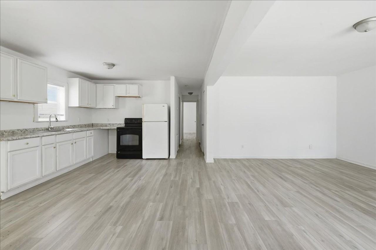 2828 N Gale St - Photo 2 of 13