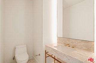 211 W Elm Ct #14B - Photo 5 of 8
