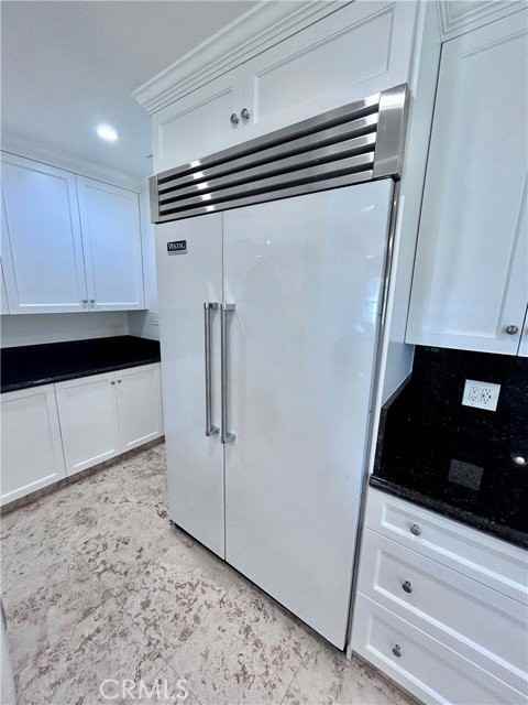 7530 Westlawn Ave - Photo 4 of 7